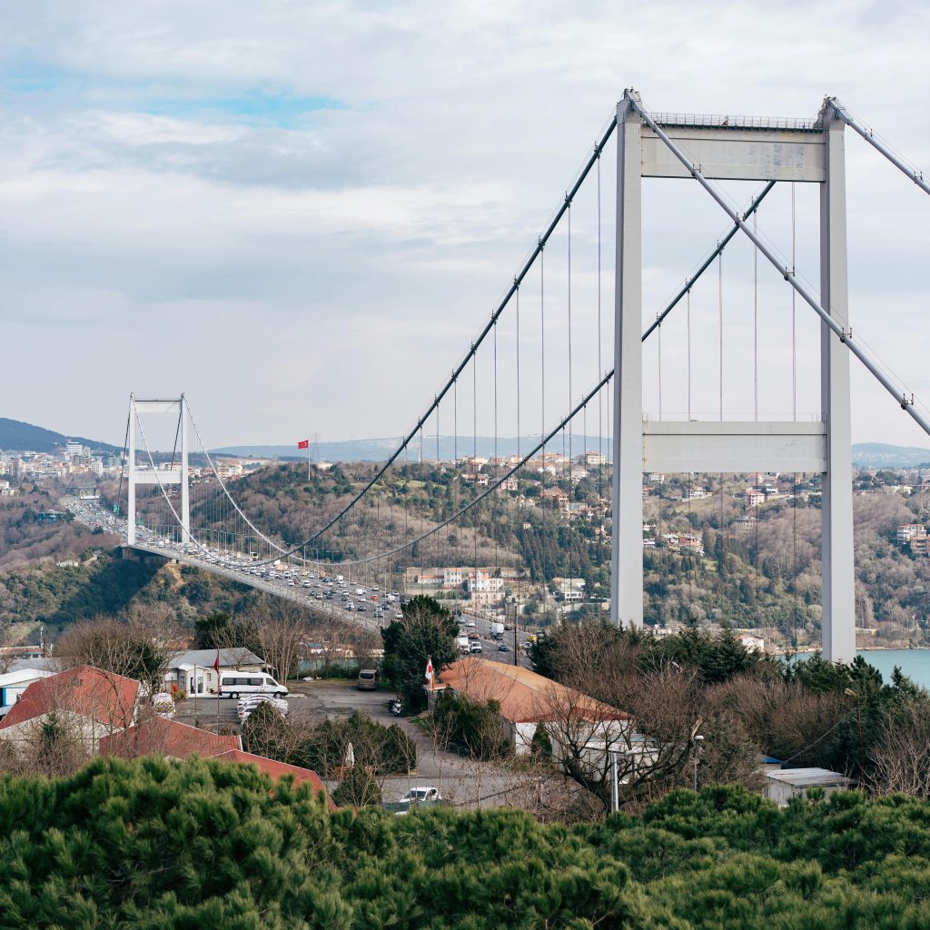 Cruzeiro pelo Bósforo passeio imperdível em Istambul